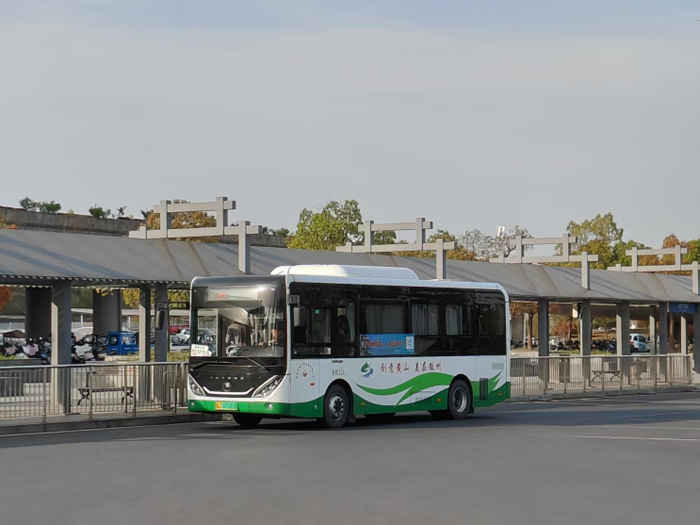 運(yùn)行中的新開通旅游公交線路。受訪者供圖